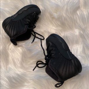 💎Air Jordan retro 12 black sneaker toddler size 5